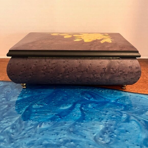 Italian Inlaid Flower Music Jewelry Box with Lock and Key - Picture 6 of 12